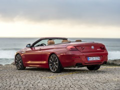 BMW 6 Series Convertible. Выпускается с 2010 года. Четыре базовые комплектации. Цены от 5 110 000 до 5 930 000 руб.Двигатель от 3.0 до 4.4, бензиновый. Привод задний и полный. КПП: автоматическая.