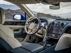 Bentley Bentayga. Выпускается с 2016 года. Две базовые комплектации. Цены от 13 767 000 до 18 486 000 руб.Двигатель от 4.0 до 6.0, бензиновый. Привод полный. КПП: автоматическая.