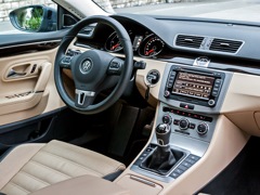 Volkswagen Passat CC. Выпускается с 2008 года. Четыре базовые комплектации. Цены от 1 682 000 до 3 180 000 руб.Двигатель от 1.8 до 3.6, бензиновый. Привод передний и полный. КПП: механическая и роботизированная.