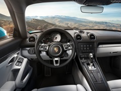 Porsche 718 Cayman. Выпускается с 2016 года. Восемь базовых комплектаций. Цены от 4 910 000 до 8 400 634 руб.Двигатель от 2.0 до 4.0, бензиновый. Привод задний. КПП: механическая и роботизированная.