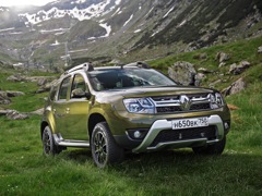 Renault Duster (2011). Выпускается с 2011 года. Восемь базовых комплектаций. Цены от 912 000 до 1 277 000 руб.Двигатель от 1.5 до 2.0, бензиновый и дизельный. Привод передний и полный. КПП: механическая и автоматическая.