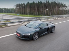 Audi R8. Выпускается с 2015 года. Одна базовая комплектация. Цена 11 200 000 руб.Двигатель 5.2, бензиновый. Привод полный. КПП: роботизированная.
