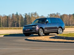 Land Rover Range Rover (2012). Выпускается с 2012 года. Девятнадцать базовых комплектаций. Цены от 6 352 000 до 12 250 000 руб.Двигатель от 3.0 до 5.0, дизельный и бензиновый. Привод полный. КПП: автоматическая.