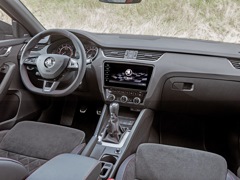 Skoda Octavia RS Combi. Выпускается с 2017 года. Две базовые комплектации. Цены от 2 476 000 до 2 516 000 руб.Двигатель 2.0, бензиновый. Привод передний. КПП: механическая и роботизированная.