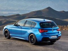 BMW 1 Series 5D. Выпускается с 2011 года. Шесть базовых комплектаций. Цены от 1 600 000 до 2 920 000 руб.Двигатель от 1.5 до 3.0, бензиновый и дизельный. Привод задний и полный. КПП: механическая и автоматическая.