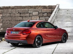 BMW 2 Series. Выпускается с 2013 года. Три базовые комплектации. Цены от 2 180 000 до 3 380 000 руб.Двигатель от 1.5 до 3.0, бензиновый. Привод задний и полный. КПП: механическая и автоматическая.