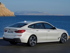 BMW 6 GT (2017). Выпускается с 2017 года. Пять базовых комплектаций. Цены от 4 160 000 до 5 160 000 руб.Двигатель от 2.0 до 3.0, бензиновый и дизельный. Привод задний и полный. КПП: автоматическая.