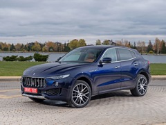 Maserati Levante. Выпускается с 2016 года. Три базовые комплектации. Цены от 6 500 000 до 8 135 000 руб.Двигатель 3.0, дизельный и бензиновый. Привод полный. КПП: автоматическая.