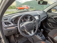 Lada Vesta SW. Выпускается с 2017 года. Двенадцать базовых комплектаций. Цены от 835 900 до 1 108 900 руб.Двигатель 1.6, бензиновый. Привод передний. КПП: механическая и вариатор.