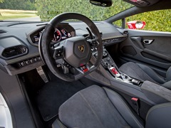 Lamborghini Huracan. Выпускается с 2014 года. Одна базовая комплектация. Цена 14 039 004 руб.Двигатель 5.2, бензиновый. Привод полный. КПП: роботизированная.