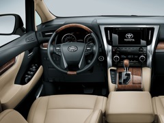 Toyota Alphard. Выпускается с 2018 года. Две базовые комплектации. Цены от 5 651 000 до 6 099 000 руб.Двигатель 3.5, бензиновый. Привод передний. КПП: автоматическая.