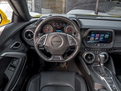 Chevrolet Camaro (2015). Выпускается с 2015 года. Одна базовая комплектация. Цена 2 990 000 руб.Двигатель 2.0, бензиновый. Привод задний. КПП: автоматическая.