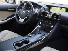 Lexus IS. Выпускается с 2016 года. Три базовые комплектации. Цены от 2 299 000 до 2 959 000 руб.Двигатель 2.0, бензиновый. Привод задний. КПП: автоматическая.