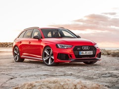 Audi RS4 Avant (2017). Выпускается с 2017 года. Одна базовая комплектация. Цена 5 440 000 руб.Двигатель 2.9, бензиновый. Привод полный. КПП: автоматическая.