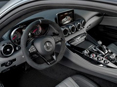 Mercedes-Benz GT AMG. Выпускается с 2017 года. Одна базовая комплектация. Цена 16 360 000 руб.Двигатель 4.0, бензиновый. Привод задний. КПП: роботизированная.