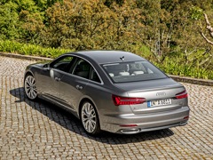 Audi A6. Выпускается с 2018 года. Двадцать базовых комплектаций. Цены от 4 080 000 до 5 880 000 руб.Двигатель от 2.0 до 3.0, дизельный и бензиновый. Привод передний и полный. КПП: роботизированная и автоматическая.