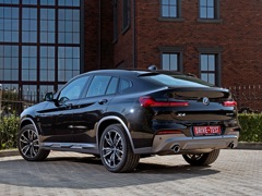 BMW X4. Выпускается с 2018 года. Шесть базовых комплектаций. Цены от 4 750 000 до 6 840 000 руб.Двигатель от 2.0 до 3.0, бензиновый и дизельный. Привод полный. КПП: автоматическая.