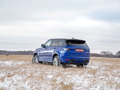 Land Rover Range Rover Sport. Выпускается с 2017 года. Двадцать одна базовая комплектация. Цены от 6 320 000 до 11 390 000 руб.Двигатель от 2.0 до 5.0, дизельный, бензиновый и гибридный. Привод полный. КПП: автоматическая.