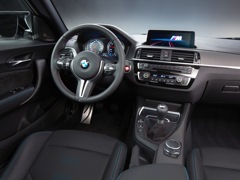 BMW M2. Выпускается с 2018 года. Четыре базовые комплектации. Цены от 5 180 000 до 7 752 000 руб.Двигатель 3.0, бензиновый. Привод задний. КПП: механическая и роботизированная.