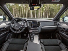 Volvo XC90. Выпускается с 2019 года. Восемнадцать базовых комплектаций. Цены от 4 280 000 до 6 466 000 руб.Двигатель 2.0, бензиновый, дизельный и гибридный. Привод полный. КПП: автоматическая.