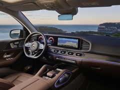 Mercedes-Benz GLS. Выпускается с 2019 года. Четыре базовые комплектации. Цены от 9 580 000 до 10 590 000 руб.Двигатель от 2.9 до 3.0, дизельный и бензиновый. Привод полный. КПП: автоматическая.