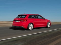 Audi A3 Sportback (2016). Выпускается с 2016 года. Шесть базовых комплектаций. Цены от 1 994 000 до 2 285 000 руб.Двигатель от 1.4 до 2.0, бензиновый. Привод передний и полный. КПП: роботизированная.