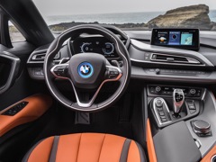 BMW i8 Cabrio. Выпускается с 2017 года. Одна базовая комплектация. Цена 11 610 000 руб.Двигатель 1.5, гибридный. Привод полный. КПП: автоматическая.