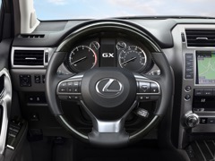 Lexus GX. Выпускается с 2019 года. Четыре базовые комплектации. Цены от 5 989 000 до 6 574 000 руб.Двигатель 4.6, бензиновый. Привод полный. КПП: автоматическая.