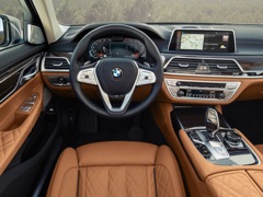 BMW 7 Series Sedan. Выпускается с 2015 года. Десять базовых комплектаций. Цены от 6 510 000 до 12 140 000 руб.Двигатель от 2.0 до 6.6, бензиновый и дизельный. Привод задний и полный. КПП: автоматическая.