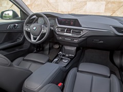 BMW 2 Series Gran Coupe. Выпускается с 2019 года. Две базовые комплектации. Цены от 2 880 000 до 4 430 000 руб.Двигатель от 1.5 до 2.0, бензиновый. Привод передний и полный. КПП: роботизированная и автоматическая.
