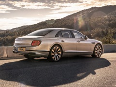 Bentley Flying Spur. Выпускается с 2019 года. Одна базовая комплектация. Цена 15 804 000 руб.Двигатель 6.0, бензиновый. Привод полный. КПП: роботизированная.