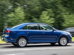 Volkswagen Polo Liftback. Выпускается с 2020 года. Десять базовых комплектаций. Цены от 1 620 900 до 2 026 900 руб.Двигатель от 1.4 до 1.6, бензиновый. Привод передний. КПП: механическая, автоматическая и роботизированная.