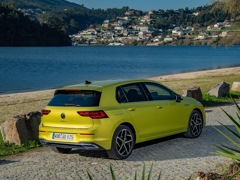 Volkswagen Golf 5D. Выпускается с 2019 года. Две базовые комплектации. Цены от 4 291 000 до 4 896 000 руб.Двигатель от 1.4 до 2.0, бензиновый. Привод передний. КПП: автоматическая и роботизированная.