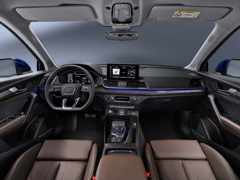 Audi Q5 Sportback. Выпускается с 2020 года. Четыре базовые комплектации. Цены от 5 207 500 до 5 597 500 руб.Двигатель от 2.0 до 3.0, бензиновый и дизельный. Привод полный. КПП: роботизированная и автоматическая.