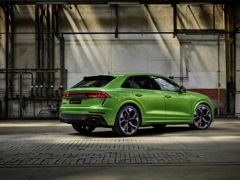 Audi RSQ8. Выпускается с 2019 года. Одна базовая комплектация. Цена 11 060 000 руб.Двигатель 4.0, бензиновый. Привод полный. КПП: автоматическая.