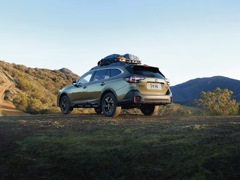 Subaru Outback. Выпускается с 2019 года. Три базовые комплектации. Цены от 5 629 000 до 5 919 900 руб.Двигатель 2.5, бензиновый. Привод полный. КПП: вариатор.