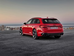 Audi RS4 Avant. Выпускается с 2019 года. Одна базовая комплектация. Цена 7 095 000 руб.Двигатель 2.9, бензиновый. Привод полный. КПП: автоматическая.