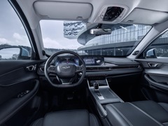 Chery Tiggo 7 Pro MAX (2022). Выпускается с 2022 года. Шесть базовых комплектаций. Цены от 2 720 000 до 3 270 000 руб.Двигатель 1.6, бензиновый. Привод передний и полный. КПП: роботизированная.