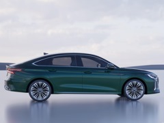 Chery Arrizo 8. Выпускается с 2022 года. Три базовые комплектации. Цены от 2 900 000 до 3 330 000 руб.Двигатель 1.6, бензиновый. Привод передний. КПП: роботизированная.