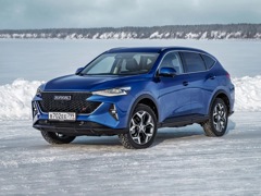 Haval F7 (2022). Выпускается с 2022 года. Семь базовых комплектаций. Цены от 2 449 000 до 3 349 000 руб.Двигатель от 1.5 до 2.0, бензиновый. Привод передний и полный. КПП: роботизированная.
