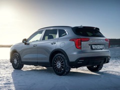 Haval Jolion. Выпускается с 2024 года. Шесть базовых комплектаций. Цены от 2 149 000 до 2 949 000 руб.Двигатель 1.5, бензиновый. Привод передний и полный. КПП: механическая и роботизированная.