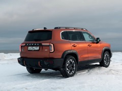 Haval Dargo X. Выпускается с 2022 года. Две базовые комплектации. Цены от 3 449 000 до 3 649 000 руб.Двигатель 2.0, бензиновый. Привод полный. КПП: роботизированная.