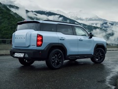 Haval H3. Выпускается с 2024 года. Три базовые комплектации. Цены от 2 799 000 до 3 299 000 руб.Двигатель 1.5, бензиновый. Привод передний и полный. КПП: роботизированная.