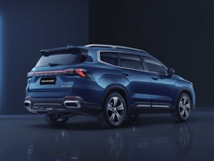 Geely Okavango. Выпускается с 2023 года. Две базовые комплектации. Цены от 3 697 190 до 3 897 190 руб.Двигатель 2.0, бензиновый. Привод передний. КПП: роботизированная.