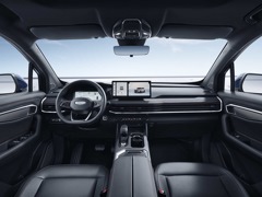 Geely Okavango. Выпускается с 2023 года. Две базовые комплектации. Цены от 3 697 190 до 3 897 190 руб.Двигатель 2.0, бензиновый. Привод передний. КПП: роботизированная.