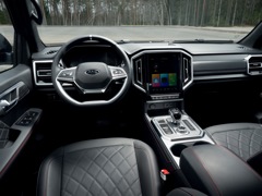 JAC T9. Выпускается с 2024 года. Одна базовая комплектация. Цена 3 549 000 руб.Двигатель 2.0, бензиновый. Привод полный. КПП: автоматическая.