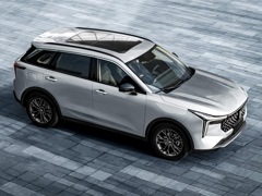 FAW Bestune T55. Выпускается с 2021 года. Три базовые комплектации. Цены от 2 411 000 до 2 494 000 руб.Двигатель 1.5, бензиновый. Привод передний. КПП: роботизированная.