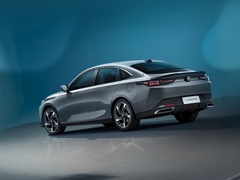 Changan Lamore. Выпускается с 2023 года. Одна базовая комплектация. Цена 2 869 900 руб.Двигатель 1.5, бензиновый. Привод передний. КПП: роботизированная.