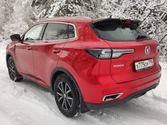 Changan UNI-S. Выпускается с 2021 года. Три базовые комплектации. Цены от 2 839 900 до 2 959 900 руб.Двигатель 1.5, бензиновый. Привод передний. КПП: роботизированная.