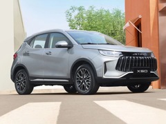 Jetour X50. Выпускается с 2024 года. Три базовые комплектации. Цены от 1 990 000 до 2 440 000 руб.Двигатель 1.5, бензиновый. Привод передний. КПП: механическая и роботизированная.